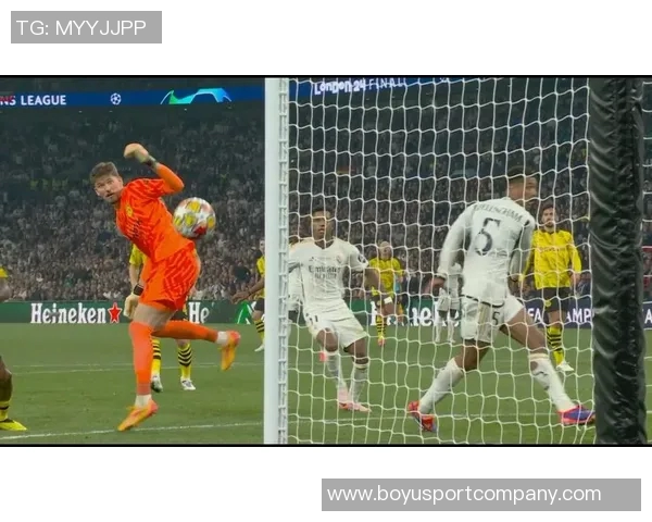 科贝尔失误致小贝林厄姆被断球后红牌离场引发争议