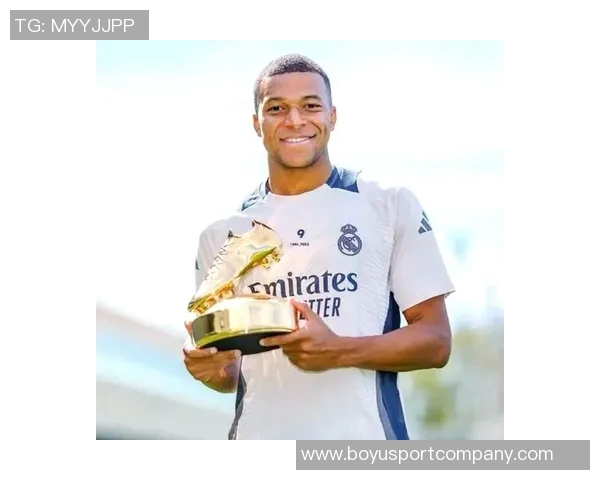 姆巴佩本场表现亮眼射门5次斩获1球过人成功率高达75获评79分